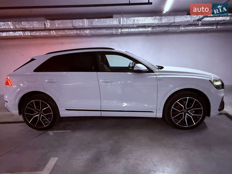 Позашляховик / Кросовер Audi Q8 2022 в Києві фото 4 Позашляховик / Кросовер Audi Q8 2022 в Києві