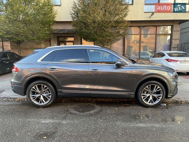 Внедорожник / Кроссовер Audi Q8 2023 в Киеве