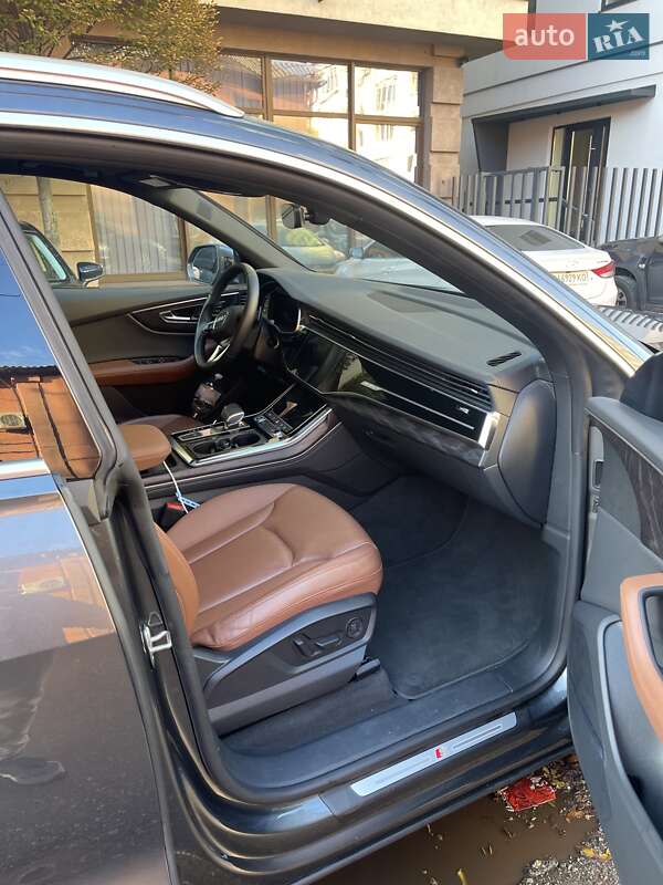 Внедорожник / Кроссовер Audi Q8 2023 в Киеве