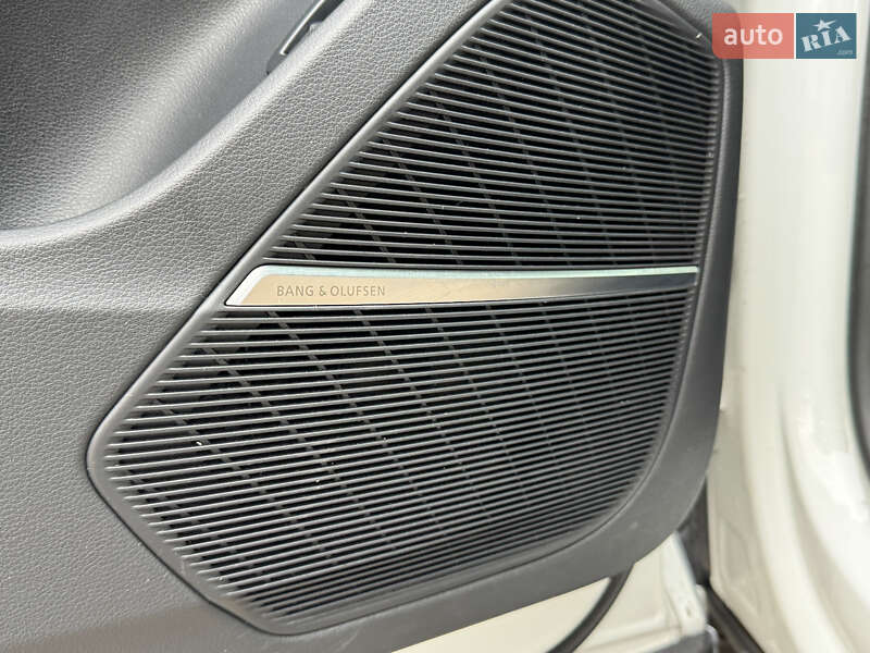 Позашляховик / Кросовер Audi Q8 2021 в Києві фото 23 Позашляховик / Кросовер Audi Q8 2021 в Києві