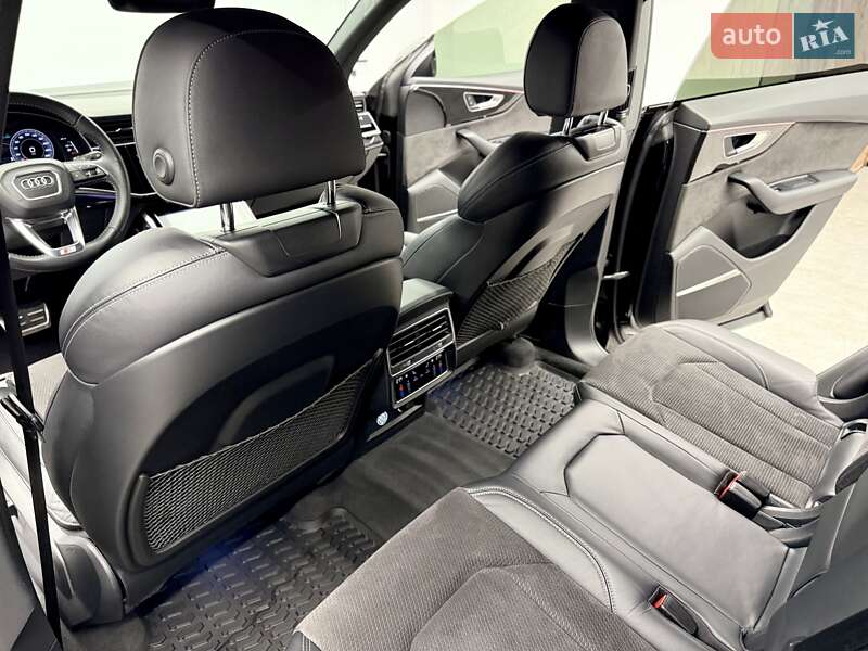 Позашляховик / Кросовер Audi Q8 2019 в Києві