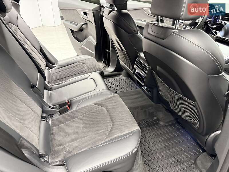 Позашляховик / Кросовер Audi Q8 2019 в Києві