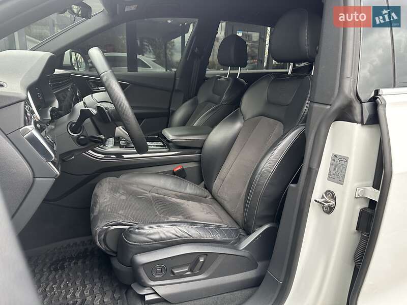 Позашляховик / Кросовер Audi Q8 2019 в Києві фото 18 Позашляховик / Кросовер Audi Q8 2019 в Києві