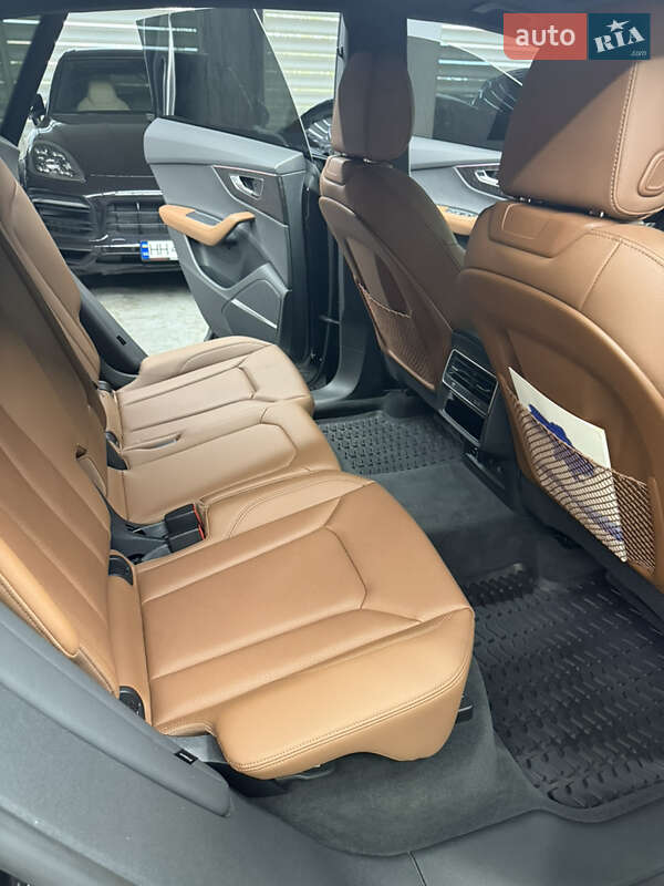 Позашляховик / Кросовер Audi Q8 2023 в Чернігові