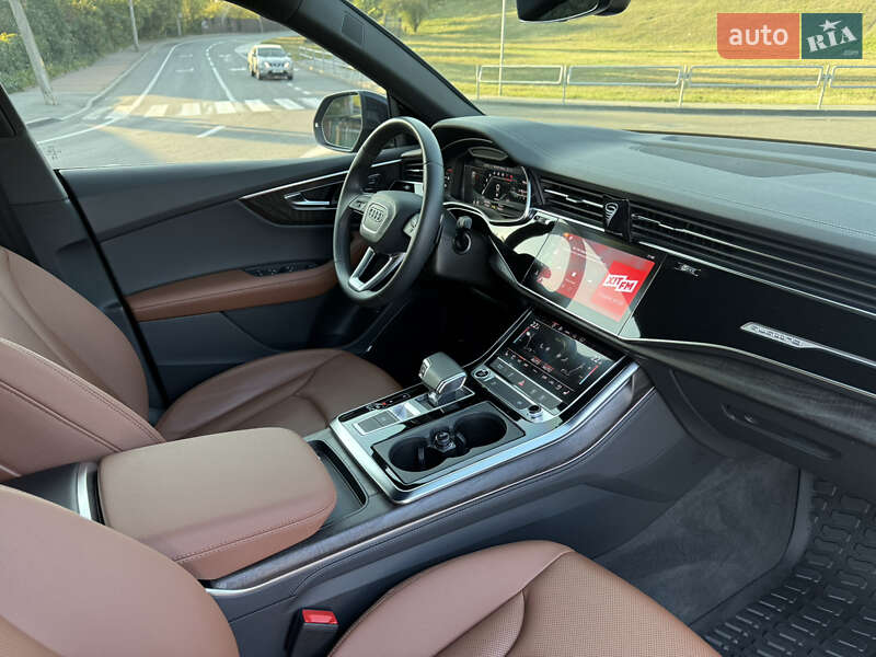 Позашляховик / Кросовер Audi Q8 2023 в Чернігові