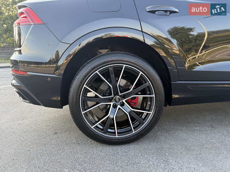 Позашляховик / Кросовер Audi Q8 2023 в Чернігові