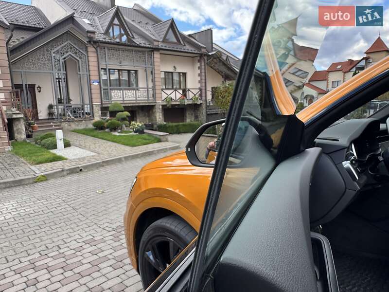 Внедорожник / Кроссовер Audi Q8 2020 в Черновцах