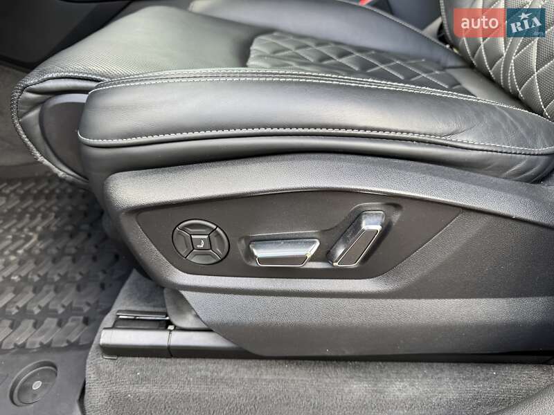 Внедорожник / Кроссовер Audi Q8 2020 в Черновцах