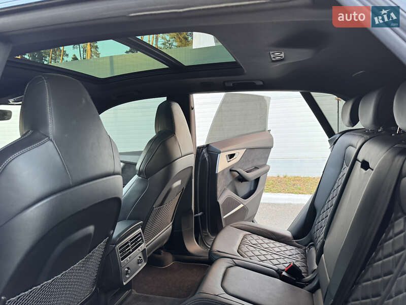 Позашляховик / Кросовер Audi Q8 2021 в Києві
