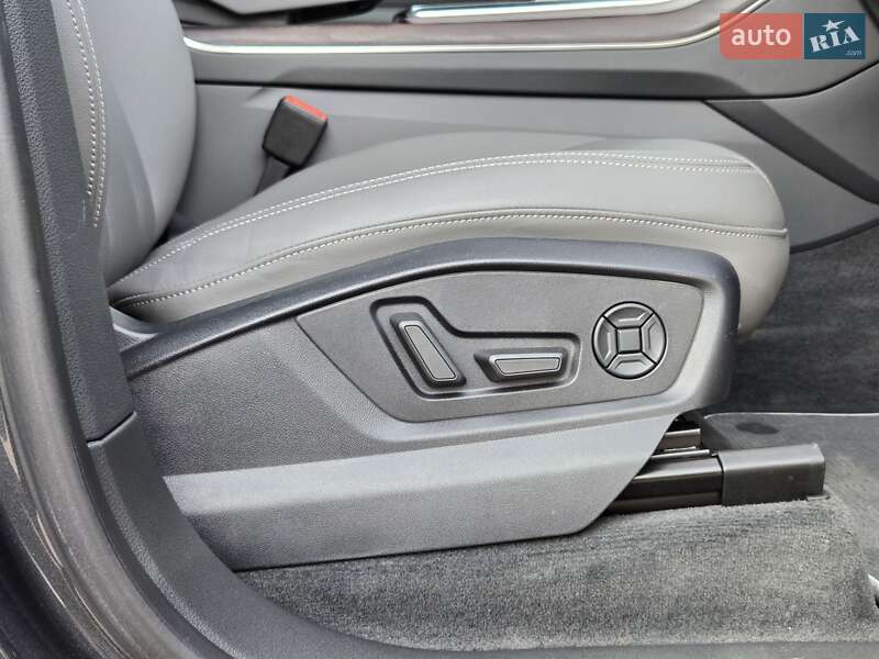 Внедорожник / Кроссовер Audi Q8 2020 в Киеве