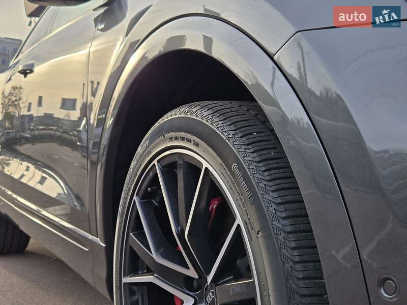 Внедорожник / Кроссовер Audi Q8 2020 в Киеве