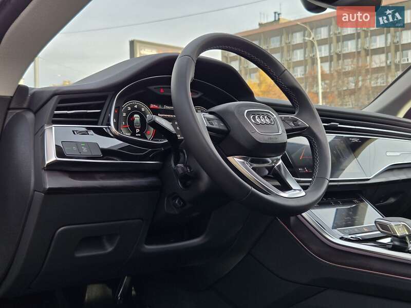 Внедорожник / Кроссовер Audi Q8 2020 в Киеве