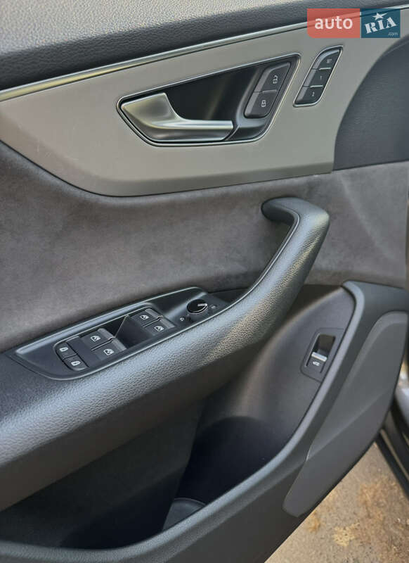 Позашляховик / Кросовер Audi Q8 2019 в Києві