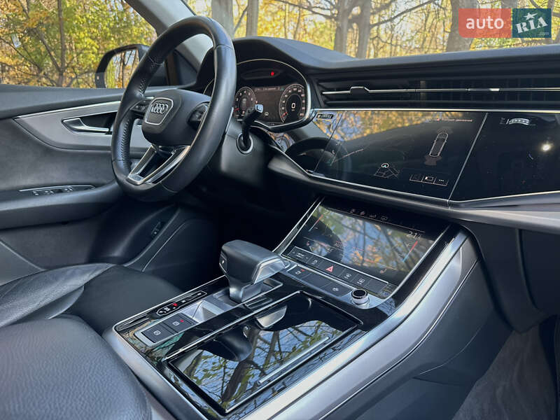 Позашляховик / Кросовер Audi Q8 2019 в Києві