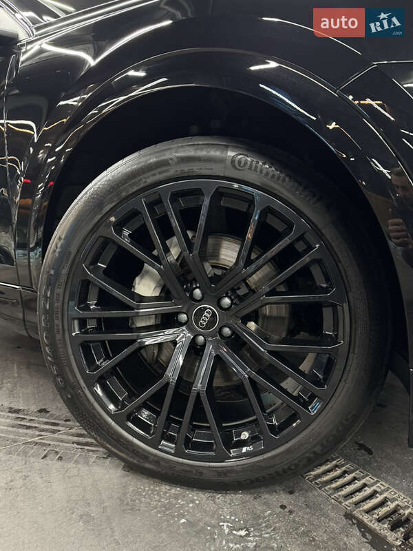 Позашляховик / Кросовер Audi Q8 2024 в Києві