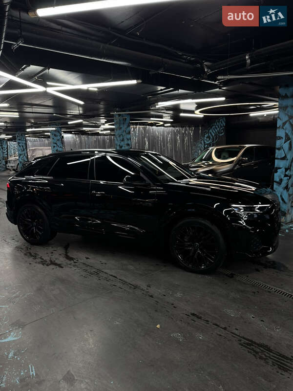 Позашляховик / Кросовер Audi Q8 2024 в Києві
