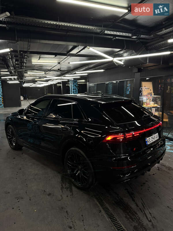 Позашляховик / Кросовер Audi Q8 2024 в Києві