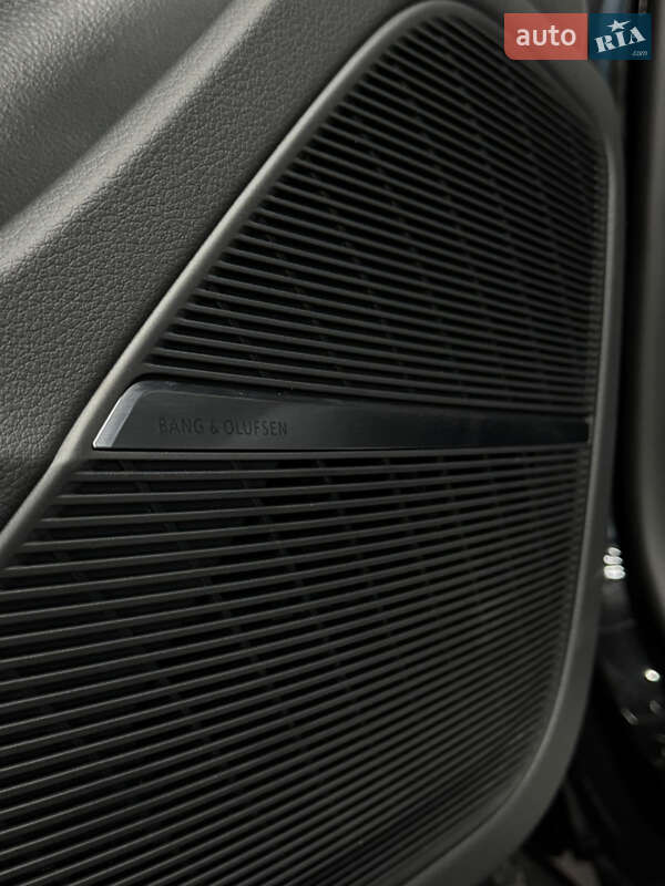 Позашляховик / Кросовер Audi Q8 2024 в Києві