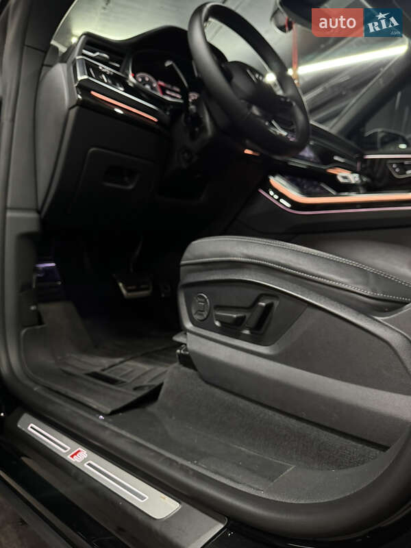 Позашляховик / Кросовер Audi Q8 2024 в Києві