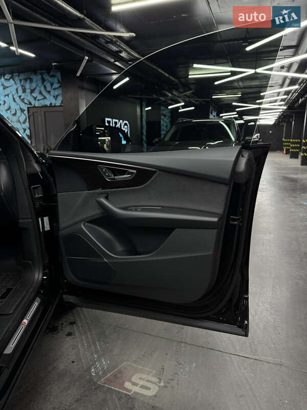 Позашляховик / Кросовер Audi Q8 2024 в Києві