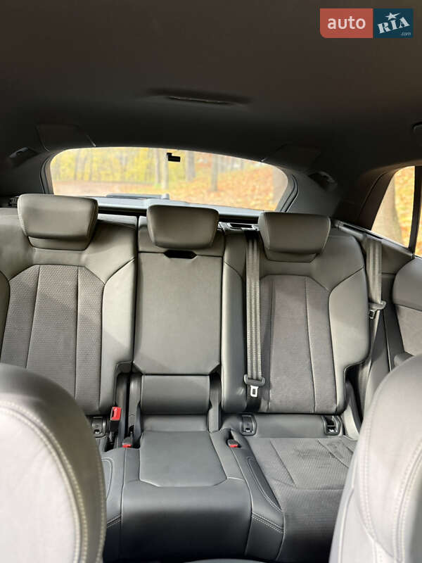 Позашляховик / Кросовер Audi Q8 2024 в Києві