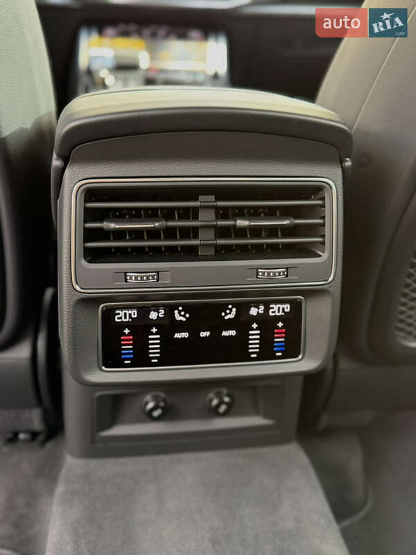 Позашляховик / Кросовер Audi Q8 2024 в Києві