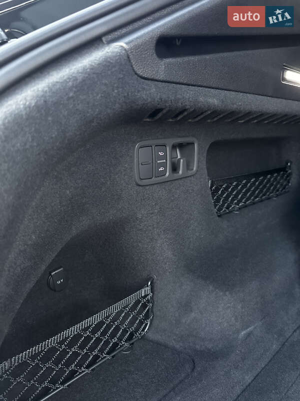 Внедорожник / Кроссовер Audi Q8 2022 в Киеве