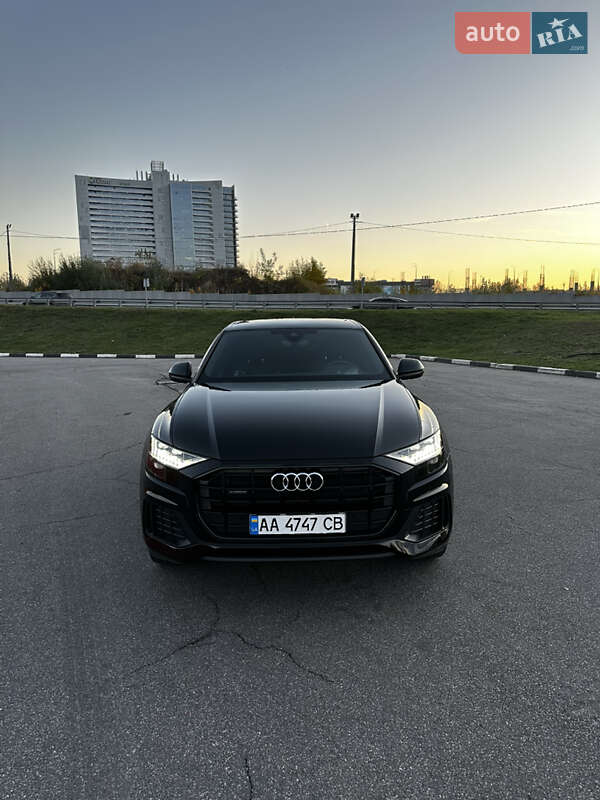 Внедорожник / Кроссовер Audi Q8 2022 в Киеве