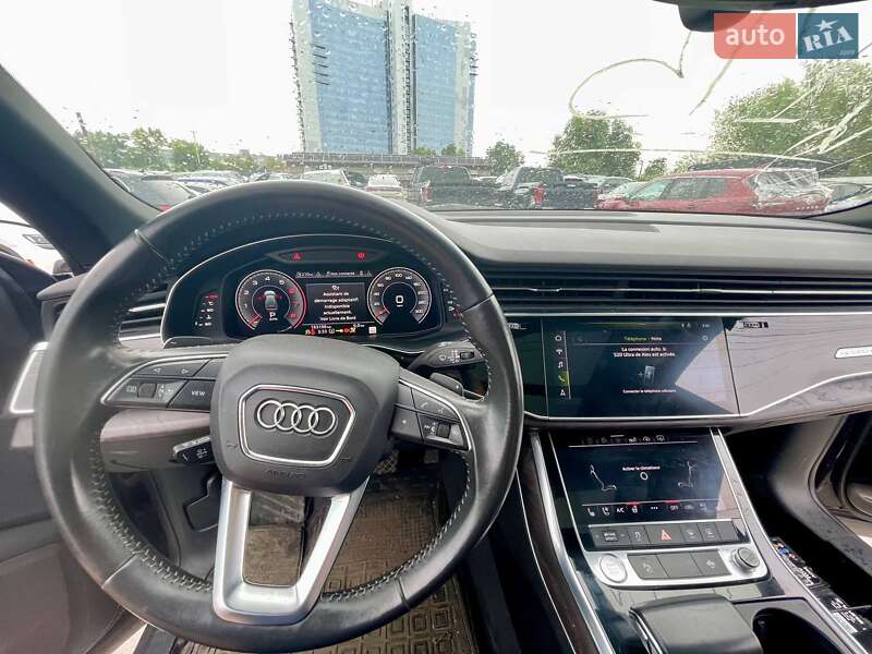 Внедорожник / Кроссовер Audi Q8 2018 в Киеве