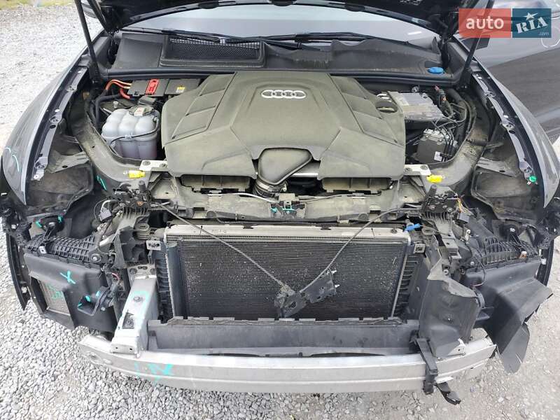 Позашляховик / Кросовер Audi Q8 2020 в Києві фото 12 Позашляховик / Кросовер Audi Q8 2020 в Києві