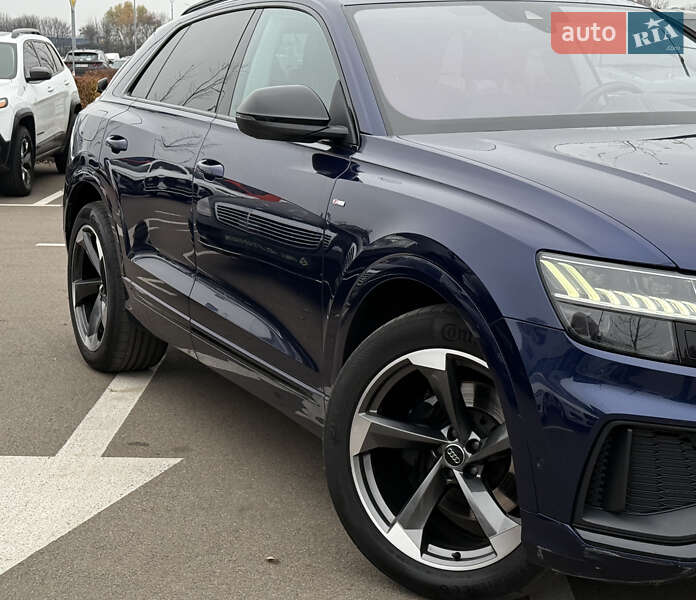 Позашляховик / Кросовер Audi Q8 2019 в Києві