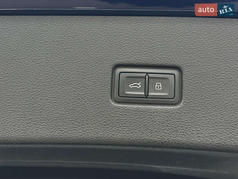 Позашляховик / Кросовер Audi Q8 2019 в Києві