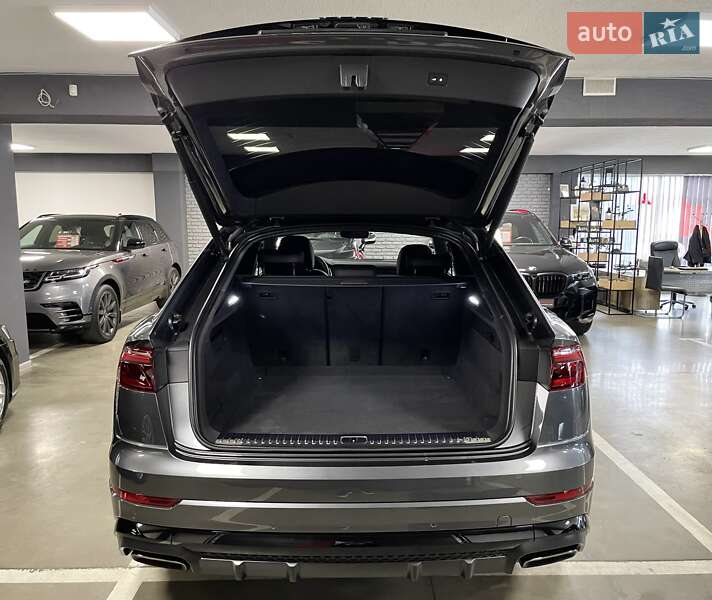 Позашляховик / Кросовер Audi Q8 2024 в Львові
