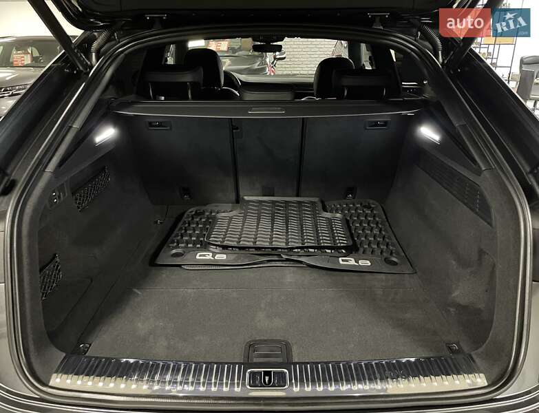 Позашляховик / Кросовер Audi Q8 2024 в Львові