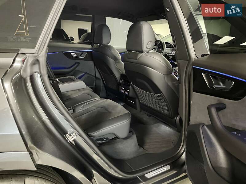 Позашляховик / Кросовер Audi Q8 2024 в Львові