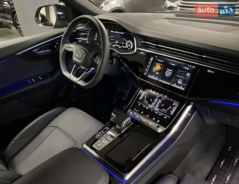 Позашляховик / Кросовер Audi Q8 2024 в Львові
