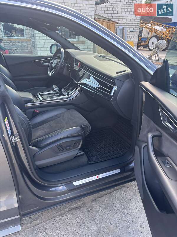 Позашляховик / Кросовер Audi Q8 2018 в Теофіполі