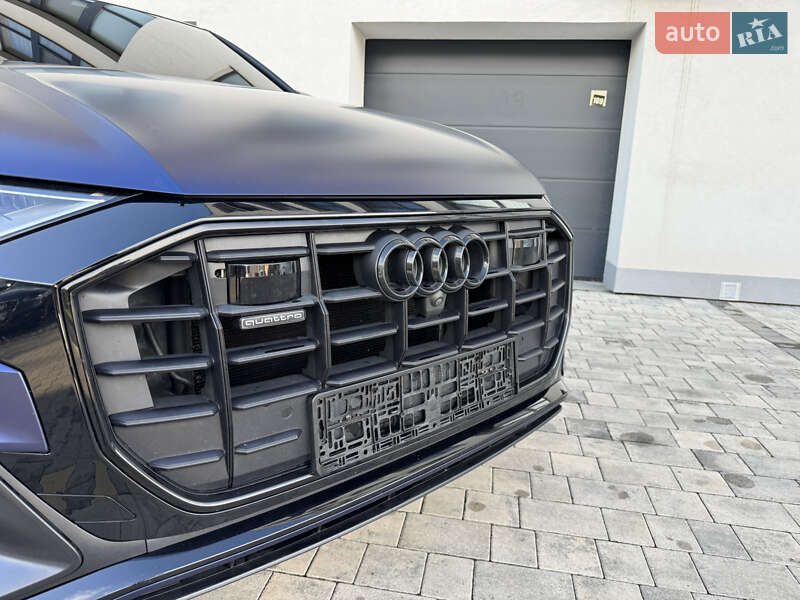 Внедорожник / Кроссовер Audi Q8 2019 в Ужгороде