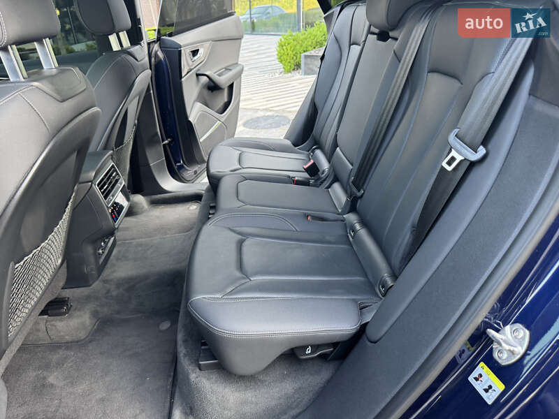 Внедорожник / Кроссовер Audi Q8 2019 в Ужгороде