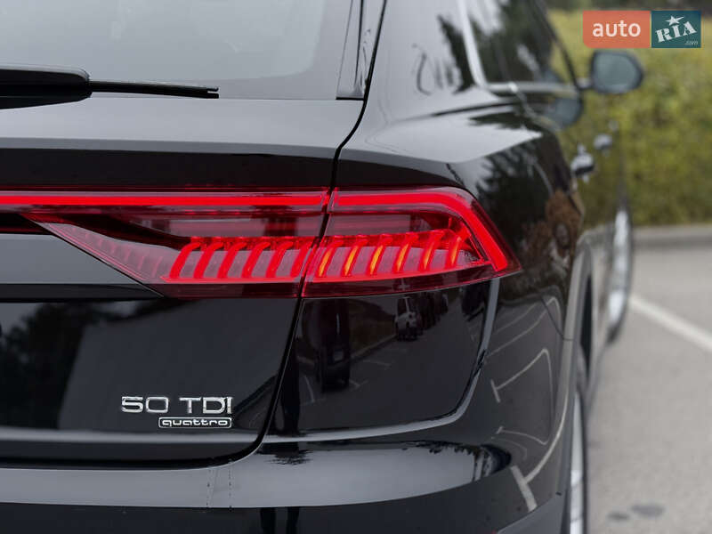 Позашляховик / Кросовер Audi Q8 2019 в Києві