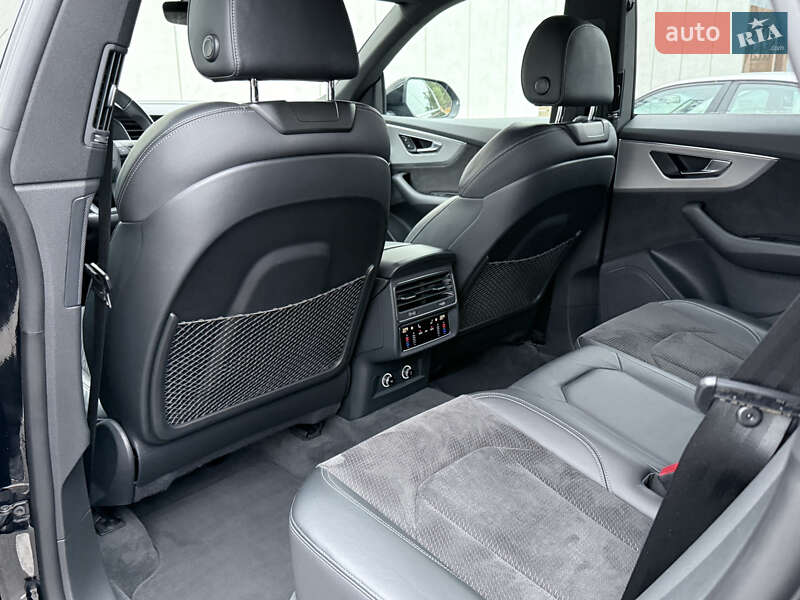 Позашляховик / Кросовер Audi Q8 2019 в Києві