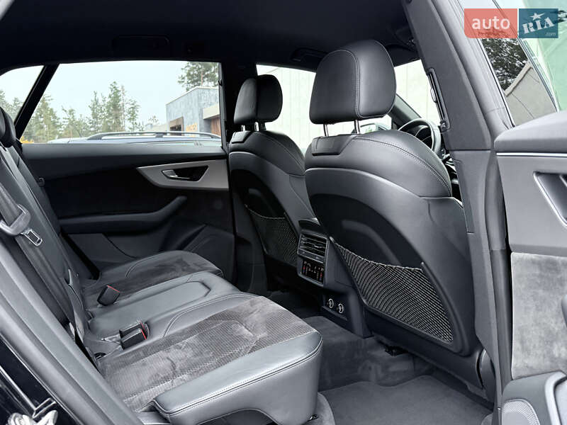 Позашляховик / Кросовер Audi Q8 2019 в Києві