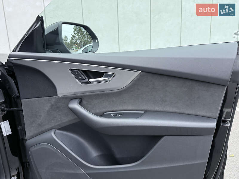 Позашляховик / Кросовер Audi Q8 2019 в Києві