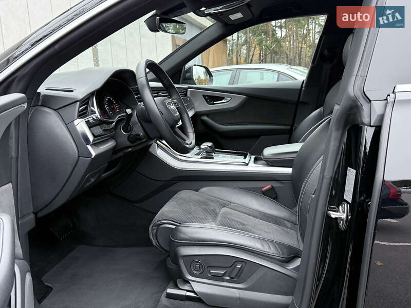 Позашляховик / Кросовер Audi Q8 2019 в Києві