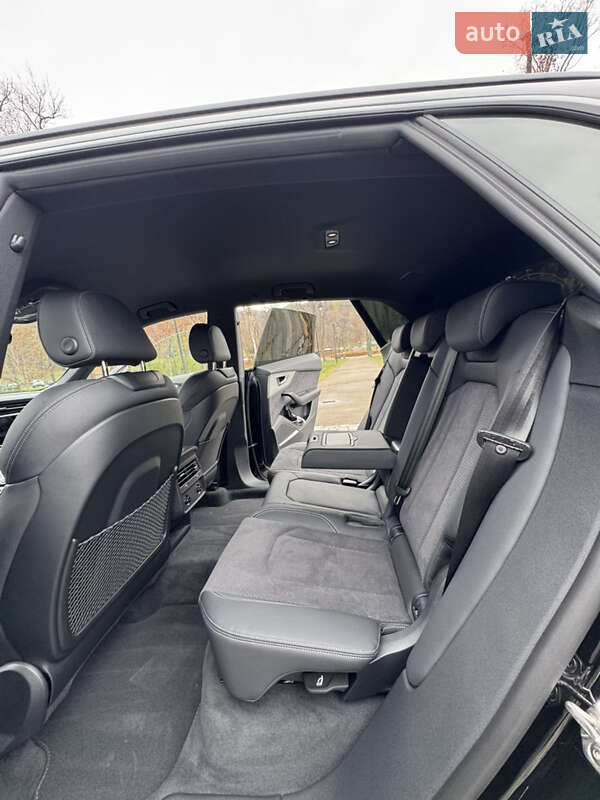 Позашляховик / Кросовер Audi Q8 2025 в Києві