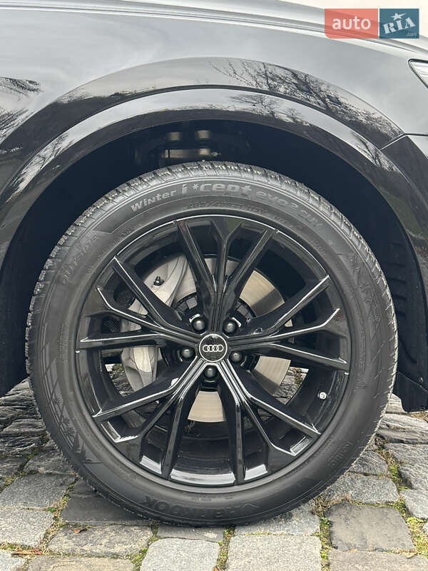 Позашляховик / Кросовер Audi Q8 2025 в Києві