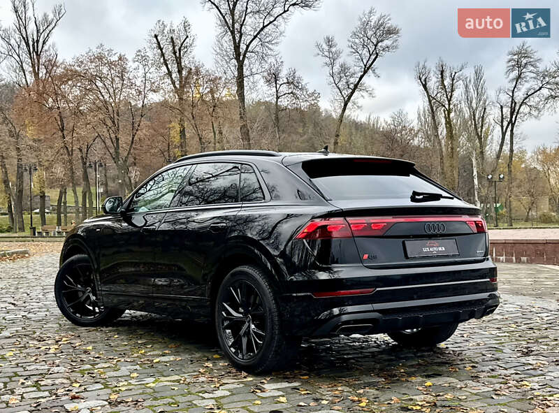 Позашляховик / Кросовер Audi Q8 2025 в Києві