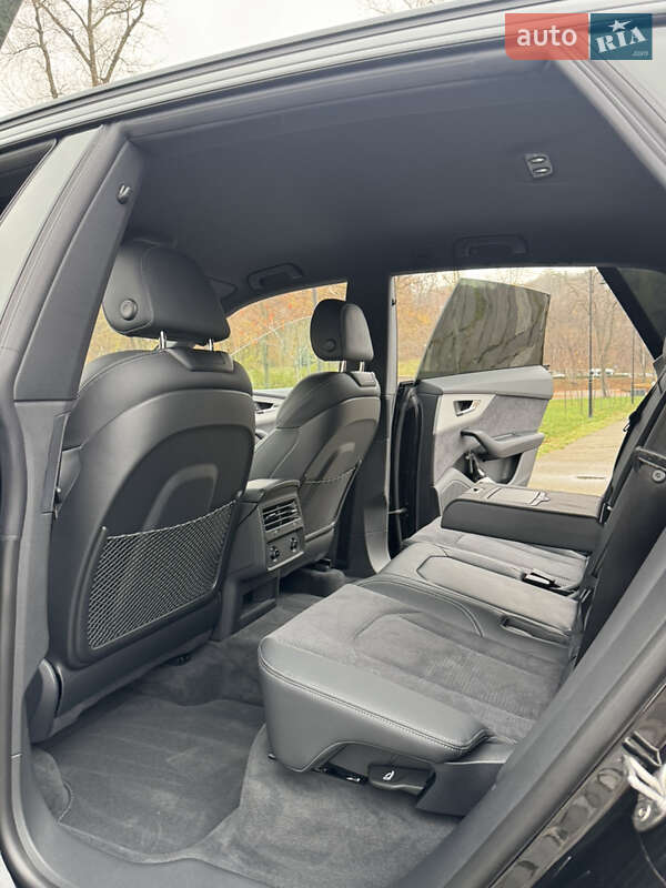 Позашляховик / Кросовер Audi Q8 2025 в Києві