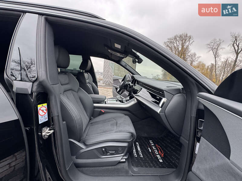 Позашляховик / Кросовер Audi Q8 2025 в Києві