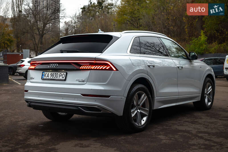Внедорожник / Кроссовер Audi Q8 2019 в Киеве